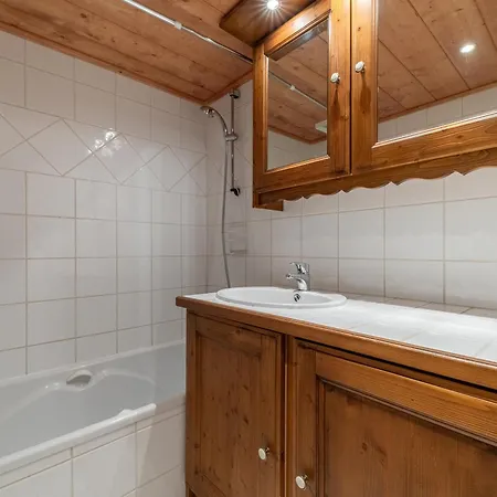 Chaleureux 4 Pieces, 6 Pers, Terrasse Sud, Meribel - Fr-1-411-975 * Les Allues